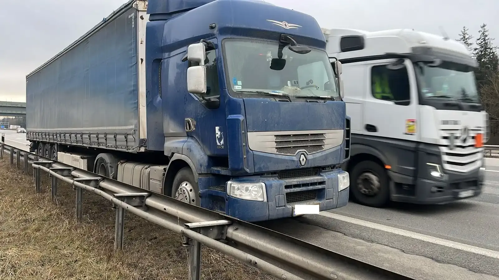 LKW Abschleppen A14 Leipzig (04347) | Motorschaden Renault | AutoHelp UG