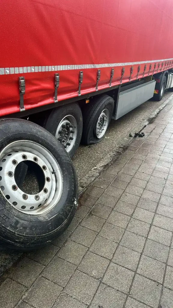 Mobiler LKW-Reifenservice in Berlin1