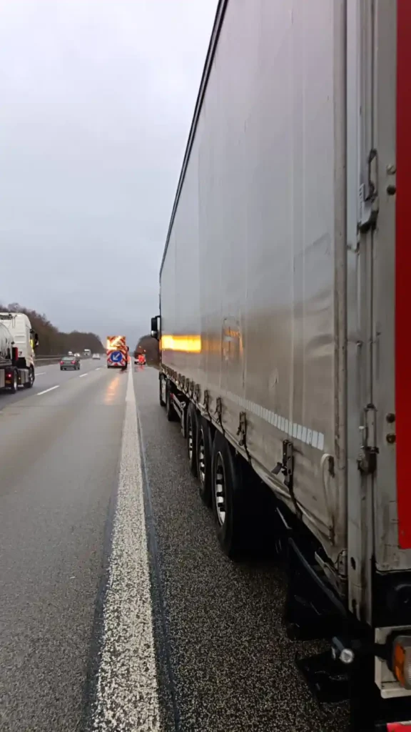 Truck Tire Service Near Me Mobile Tyre Change on Trailer in Ingolstadt (85049) – Mercedes-Benz Actros Back on the Road in 2 Hours – LKW Help 24 Truck Tire Service Near Me Mobile Tyre Change on Trailer in Ingolstadt (85049) – Mercedes-Benz Actros Back on the Road in 2 Hours