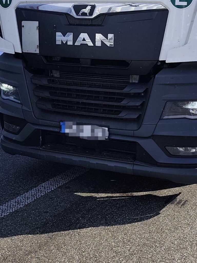 LKW MAN Diesel-Notdienst Autobahn - LKW Help 24 – LKW Help 24 MAN LKW Diesel-Notdienst und Kraftstoffsystem entlüften an der Autobahn