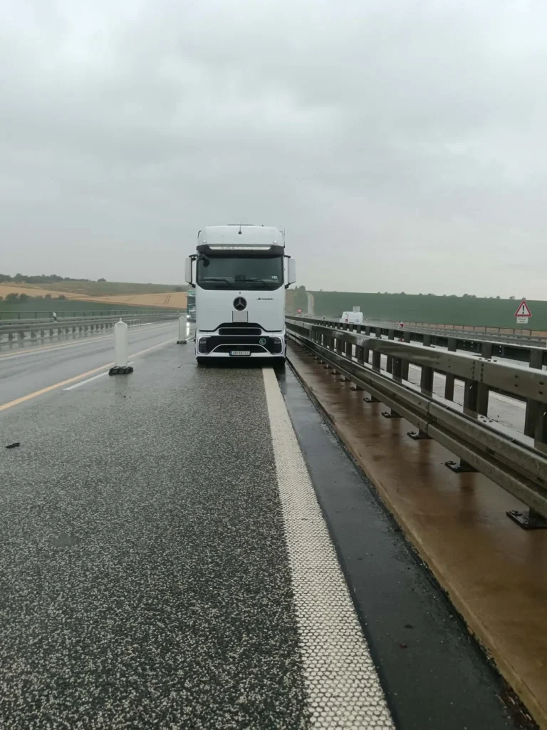 emergency-road-service-truck-18-1 – LKW Help 24