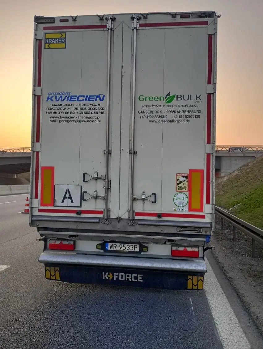 LKW Pannenhilfe vor Ort — LKW Reifenservice A20 Bad Segeberg: Lenkachs-Reifen am DAF XF in 50 Minuten gewechselt