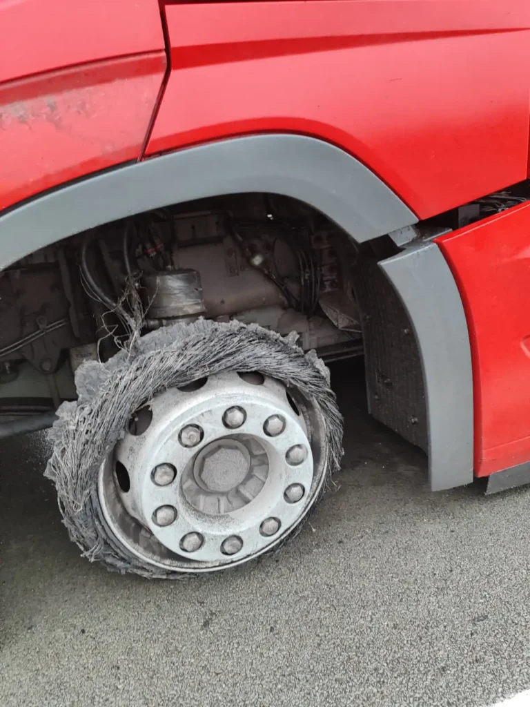 mobile-truck-tyre-service-3-1 – LKW Help 24