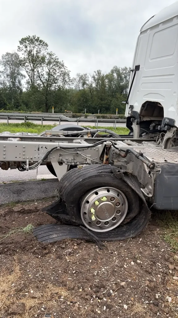 reifenpanne-lkw-autobahn-11-1 – LKW Help 24