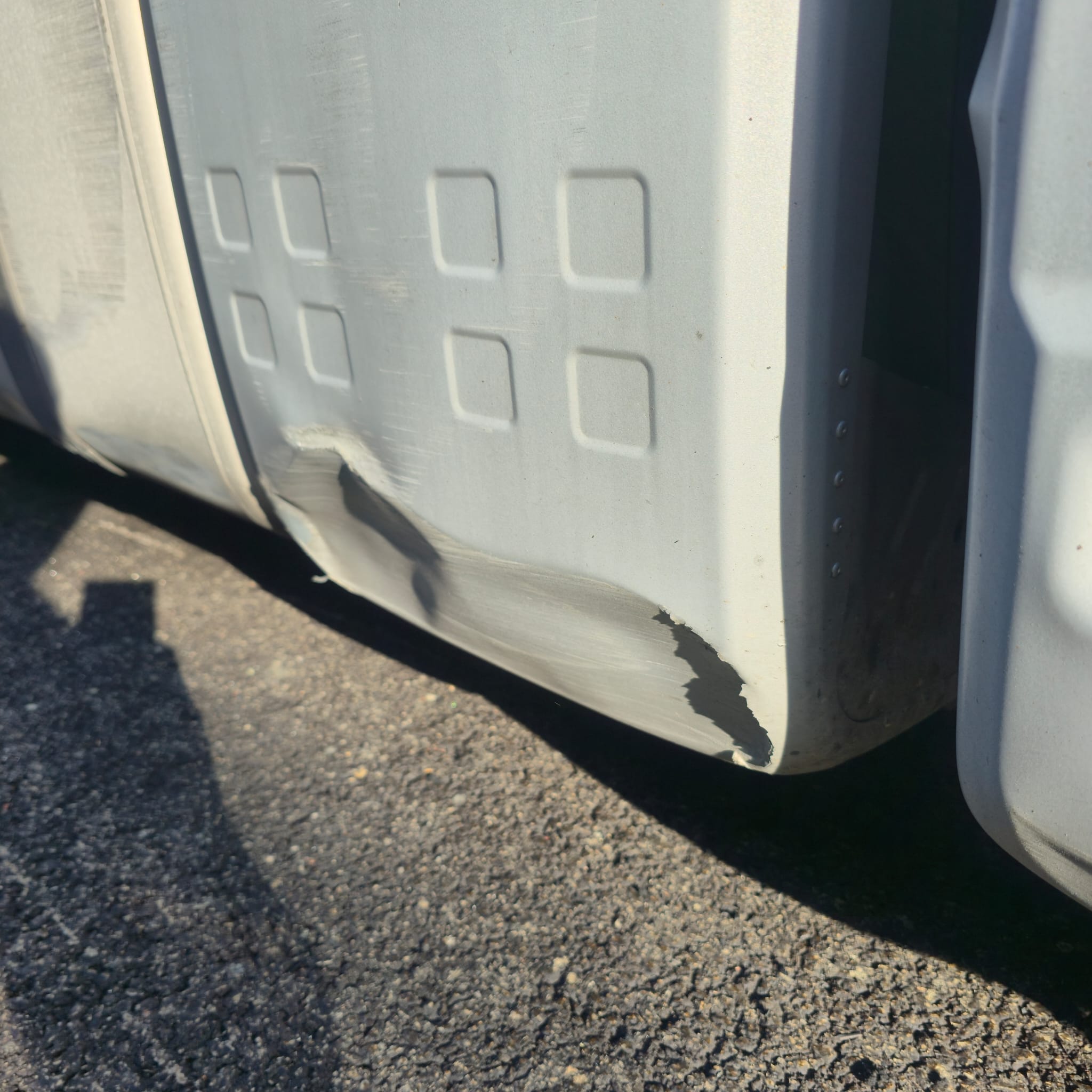 pomoc drogowa dla ciężarówki na miejscu — Holowanie TIR na A2 pod Brunszwikiem: Volvo FH z pękniętą felgą w 2 godz. 58 min