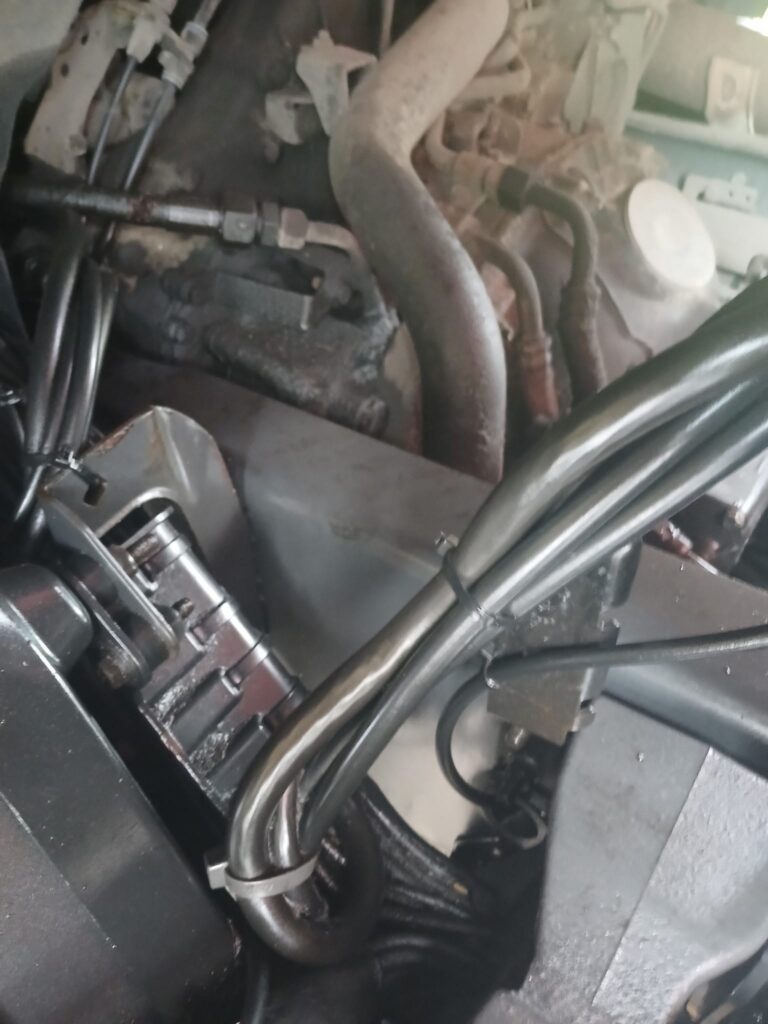 lkw-motorraum-kupplungsreparatur-01 – LKW Help 24