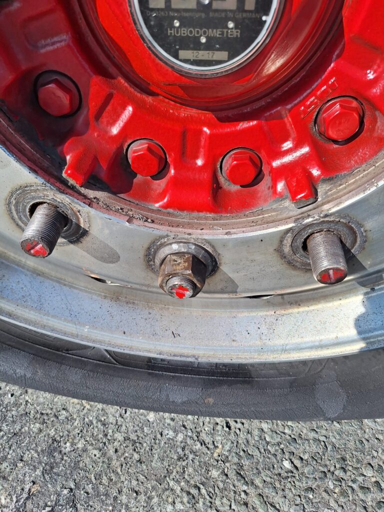 lkw-reifenservice-radwechsel-drehmoment-mannheim-01 – LKW Help 24 LKW Pannenhilfe vor Ort — Mobiler LKW-Radwechsel in Mannheim: Nabenkontrolle nach Bordsteinkontakt in 1 Std. 50 Min.