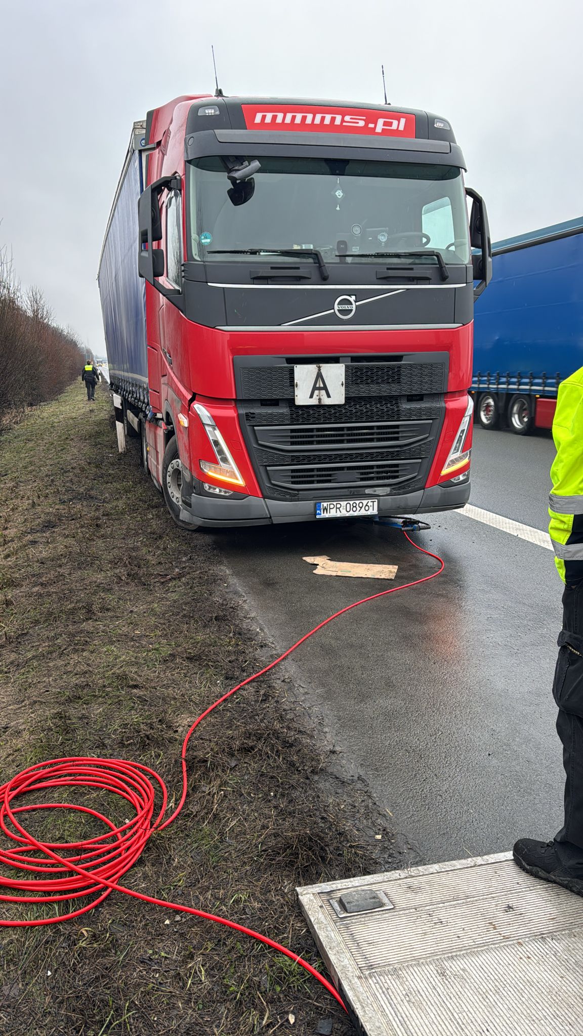 LKW Pannenhilfe vor Ort — LKW Starthilfe A39 Salzgitter: Volvo startet in 2 Std. 23 Min.
