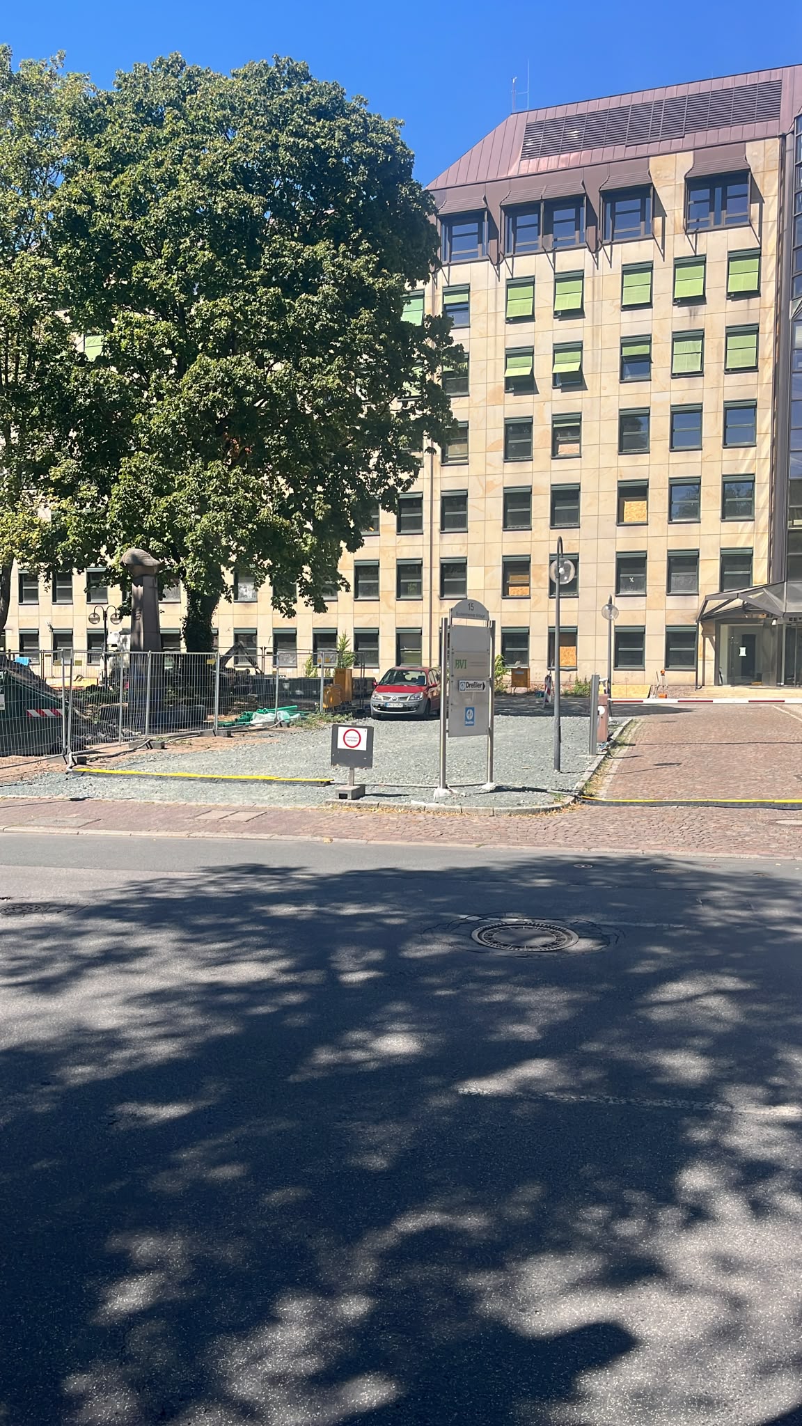 LKW Pannenhilfe vor Ort — LKW-Ventil defekt bei Saarbrücken: Wie ein 12-Euro-Teil einen Sattelzug fast lahmgelegt hä