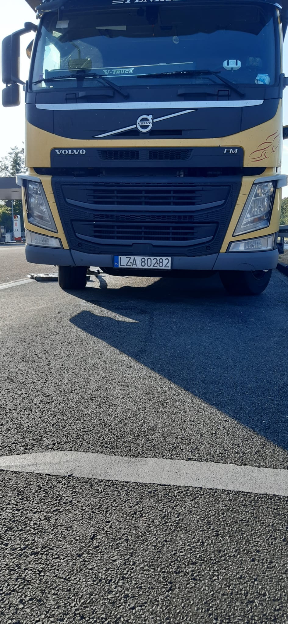 pomoc drogowa dla ciężarówki na miejscu — Ewakuacja autokaru po pożarze silnika na A3 pod Montabaur: pasażerowie bezpieczni, autokar